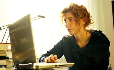 Ragazza al computer