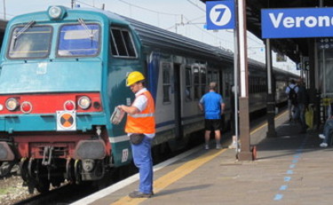 Sindacati: Fs paghi premio risultato a lavoratori