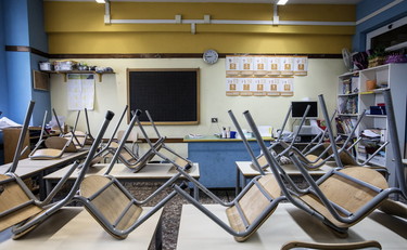 Riapertura scuole: dove i banchi monoposto non sono ancora arriv © Marco Merlini Roma, 26 agosto 2020 Istituto Comprensivo via Marelli Riapertura scuole: dove i banchi monoposto non sono ancora arrivati