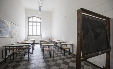 Riapertura scuole: dove i banchi monoposto sono stati acquistati © Marco Merlini Roma, 26 agosto 2020 Liceo Tasso Riapertura scuole: dove i banchi monoposto sono stati acquistati con le disponibilità economiche del liceo