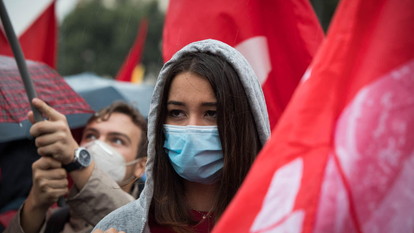 Priorità alla scuola, le foto della manifestazione
