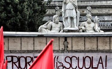 'Priorità alla scuola' © Marco Merlini Roma, 26 settembre 2020 Piazza del Popolo Manifestazione nazionale indetta dal comitato 'Priorità alla scuola' con la partecipazione dei sindacati, insegnanti, genitori e studenti per una politica che promuova la scuola
