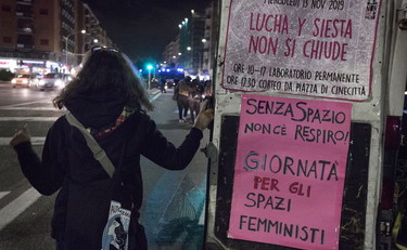 Roma, in piazza contro lo sgombero di Lucha y Siesta