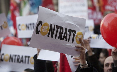 Olbia: aggrediti dalla security durante lo sciopero del commercio
