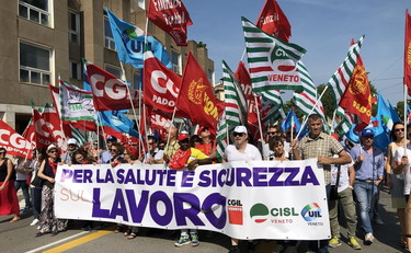 Ancora morti sul lavoro, cresce la protesta