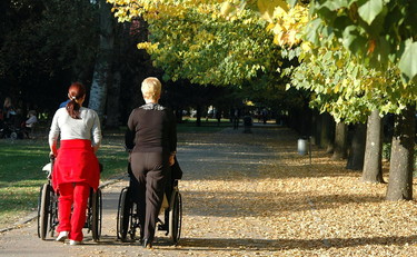 Nel Lazio 70 mila badanti in nero