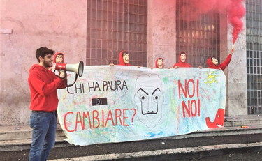 «Dal governo nessun cambiamento»: studenti in piazza