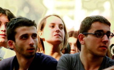 Lavoro, per il 56% non basta la laurea
