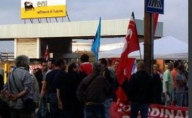 Eni: scatta la protesta a Livorno, «no alla vendita»