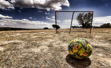 Campo di calcio in campagna © Marco Merlini Mottola (Ta), 5 agosto 2020 Campo di calcio in campagna