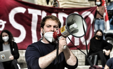 Studenti, flash mob al ministero: