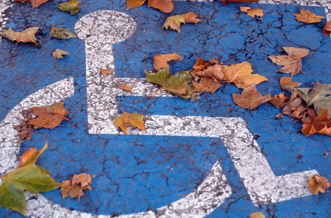Disabili: Cgil, garantire lavoro e dignità