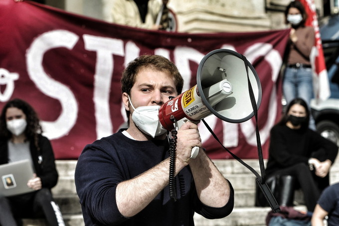 Studenti, flash mob al ministero: