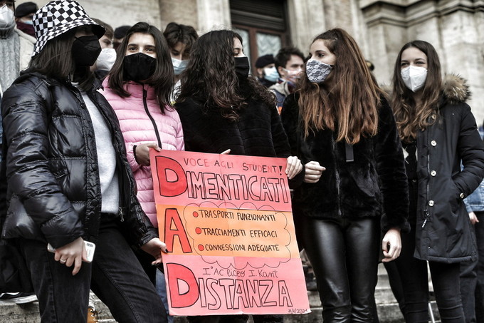 Proteste di studenti e professori con lezioni in piazza e presid © Marco Merlini Roma, 11 gennaio 2021 Giornata di mobilitazione per la scuola in presenza con varie iniziative in tutta Italia