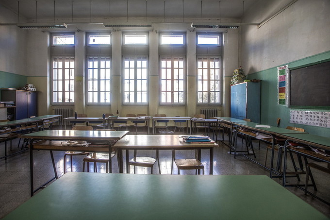 Aule deserte. Il primo giorno senza scuola