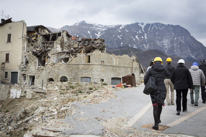 Tappa a L'Aquila, per ricostruire la città e i diritti