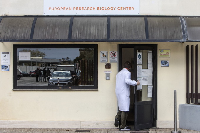 Pomezia farmaceutica © Marco Merlini Pomezia (Rm), 3 dicembre 2020 Pomezia, un vaccino contro la crisi Nella foto Valter Ciancarella