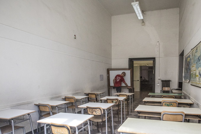 Riapertura scuole: dove i banchi monoposto sono stati acquistati © Marco Merlini Roma, 26 agosto 2020 Liceo Tasso Riapertura scuole: dove i banchi monoposto sono stati acquistati con le disponibilità economiche del liceo