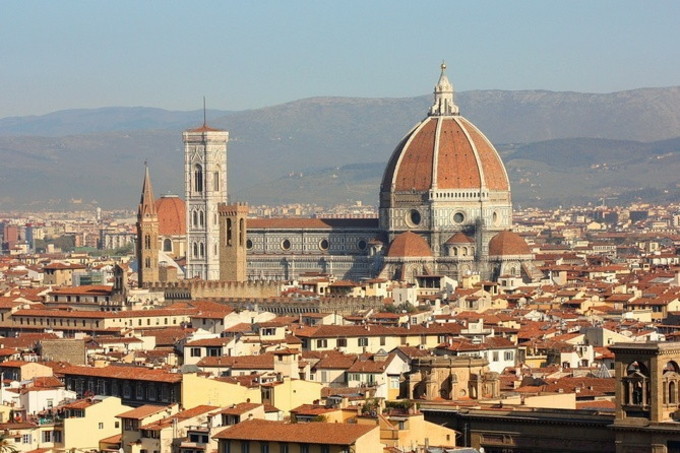 Toscana, albergatori e sindacati contro abusivismo e concorrenza sleale