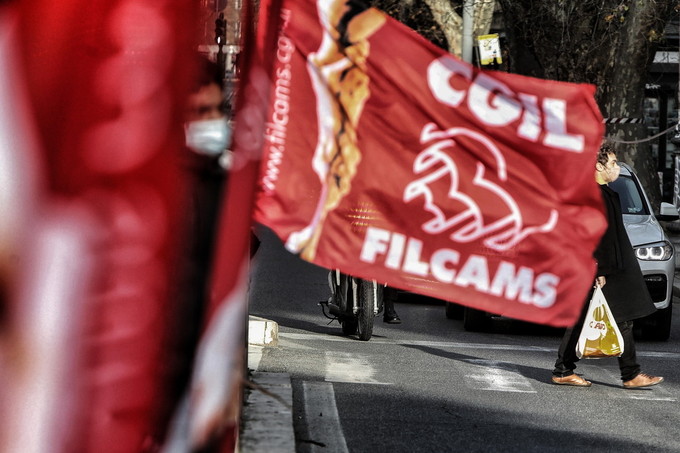 Collaboratori scolasti in lotta © Marco Merlini Roma, 4 febbraio 2021 Ministero dell'Istruzione Sit-in organizzato da Flc e Filcams per l'incremento dei posti in organico Ata e l'avvio immediato delle procedure selettive per la seconda fase assunzionale