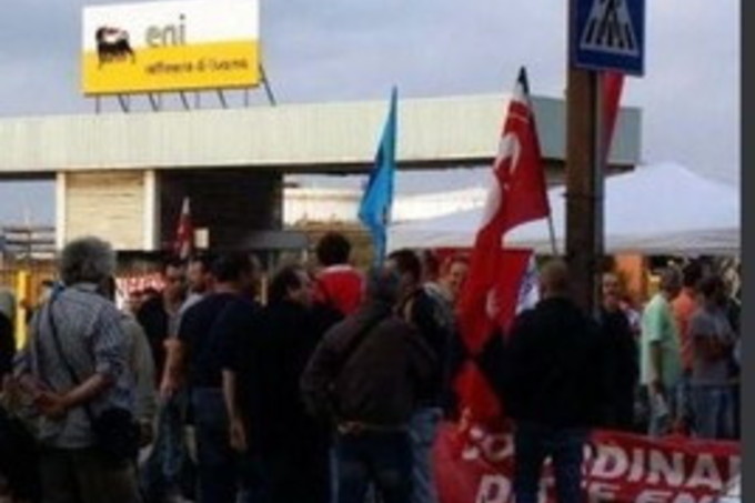 Eni: scatta la protesta a Livorno, «no alla vendita»