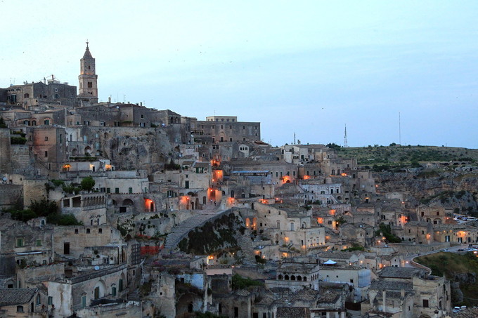 - nuovo evento caricato da ffiorani il 05-12-2017 009 Matera 19/05/2016 : Matera, dichiarata patrimonio dell'umanità dall'UNESCO, panorama serale con sullo sfondo la Chiesa di San Pietro Barisano Foto di © Nuccio Goglia/Sintesi