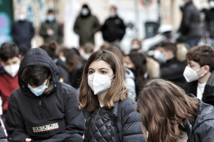 Proteste di studenti e professori con lezioni in piazza e presidi