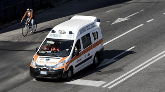 Incidente stradale, muore addetto alla vigilanza