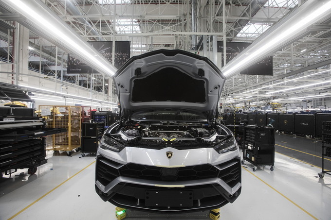 Lamborghini, manifattura 4.0 © Marco Merlini Sant'Agata Bolognese (Bo), 3 luglio 2020 La linea di produzione Urus della Lamborghini