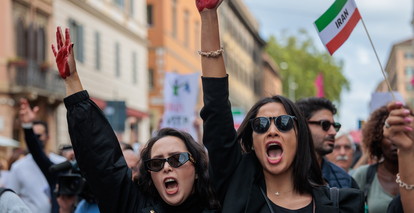 Iran: la rivoluzione sociale parte dal coraggio delle donne